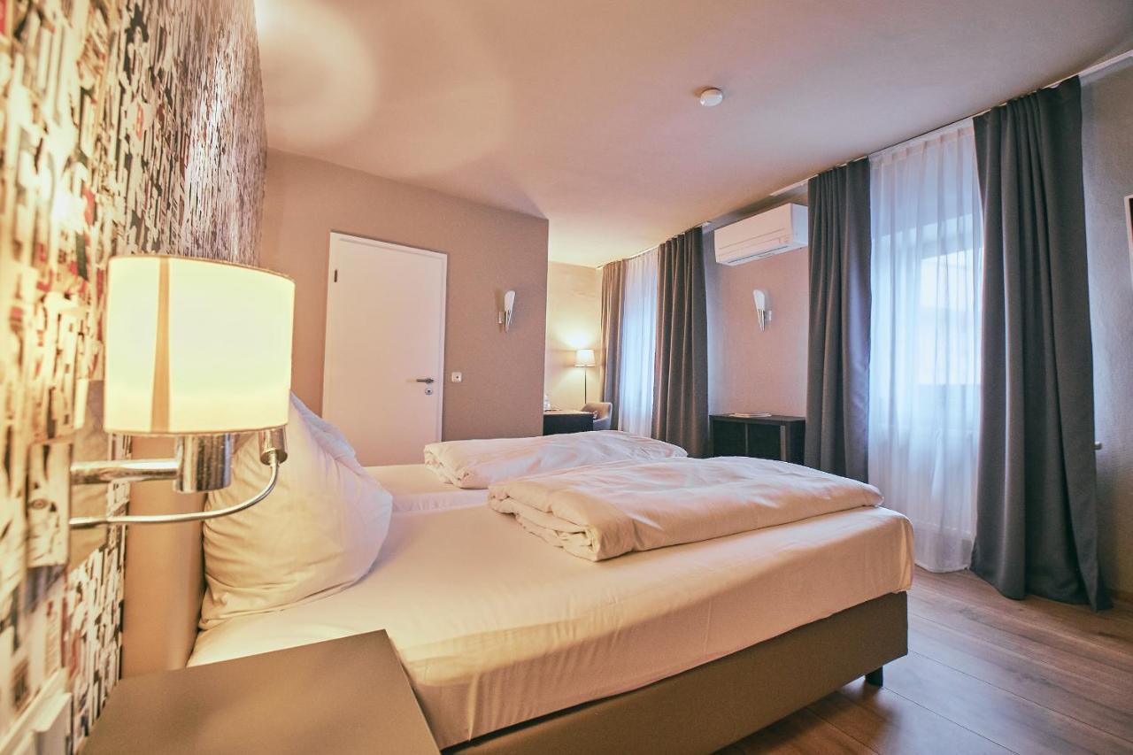 Hotel Roter Hahn Regensburg Ngoại thất bức ảnh
