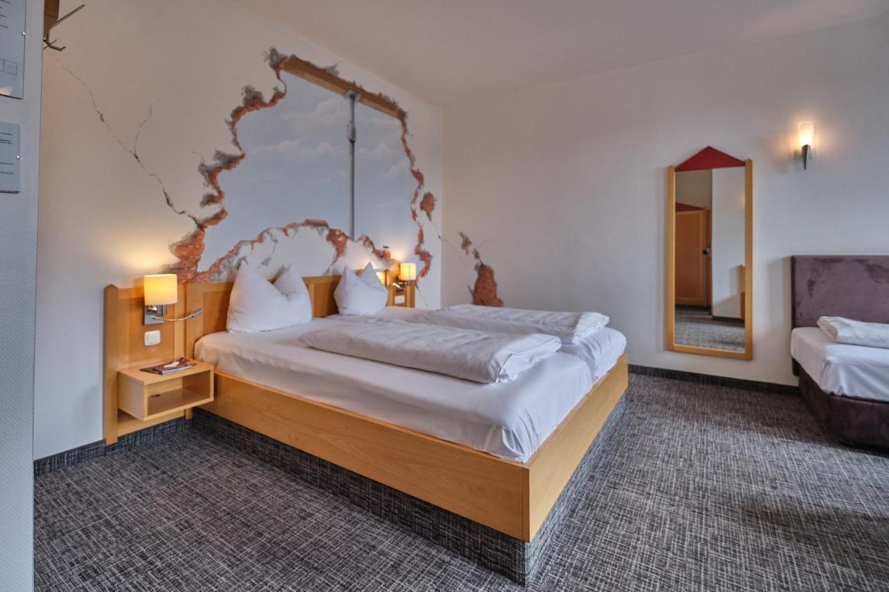 Hotel Roter Hahn Regensburg Ngoại thất bức ảnh
