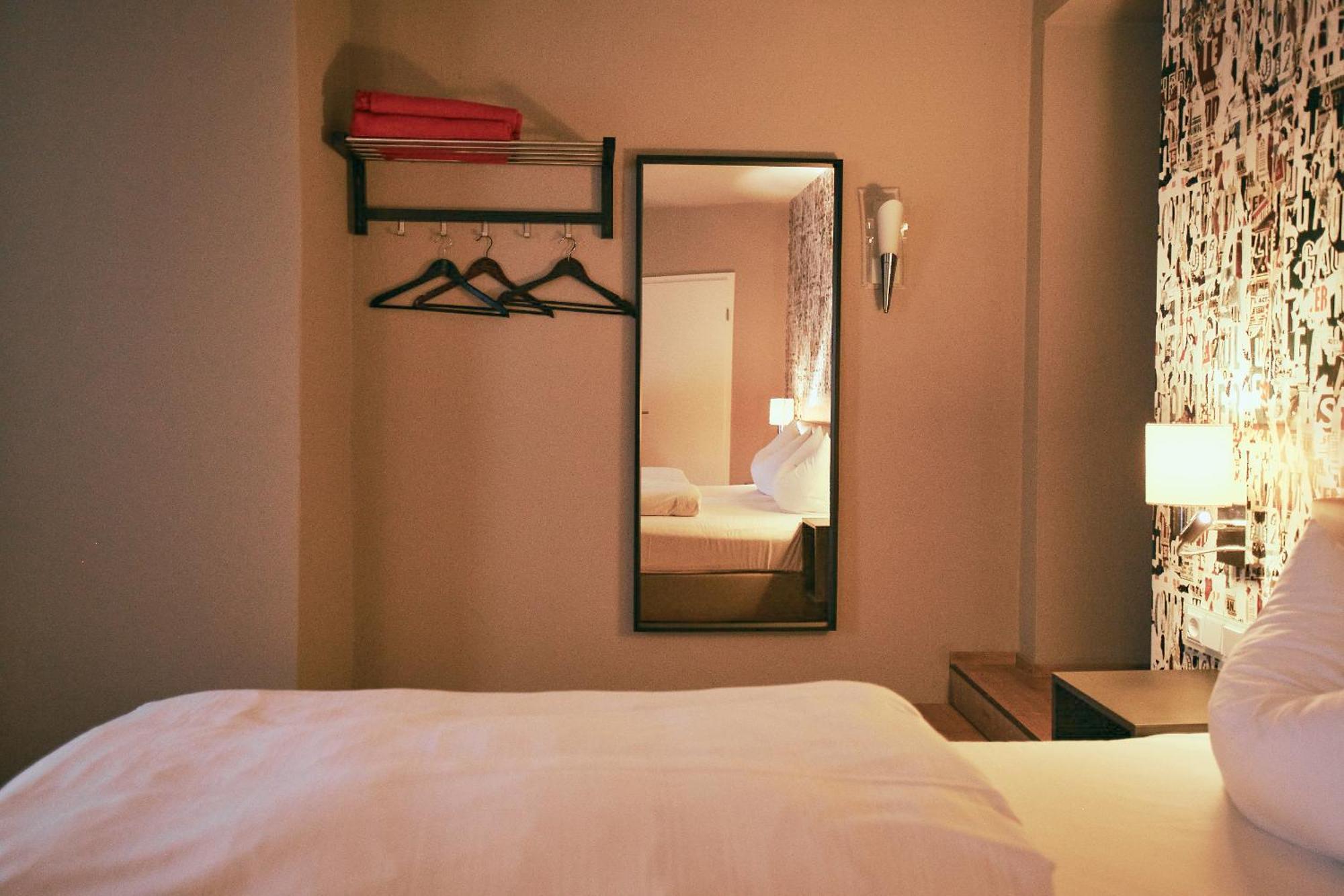 Hotel Roter Hahn Regensburg Ngoại thất bức ảnh