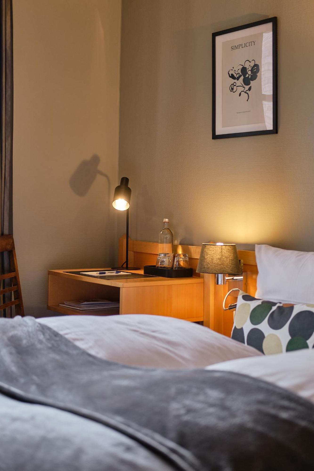 Hotel Roter Hahn Regensburg Ngoại thất bức ảnh