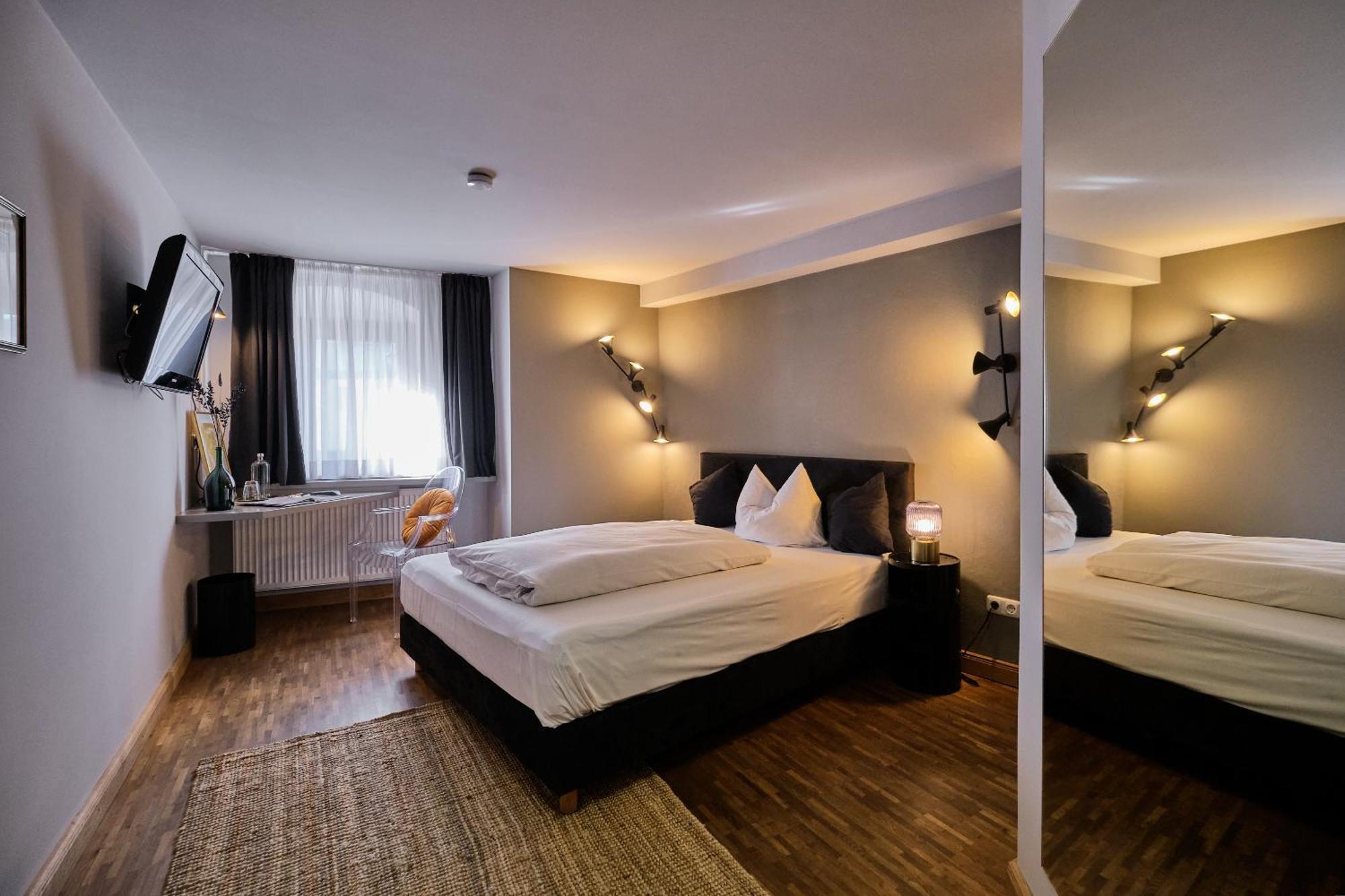 Hotel Roter Hahn Regensburg Ngoại thất bức ảnh