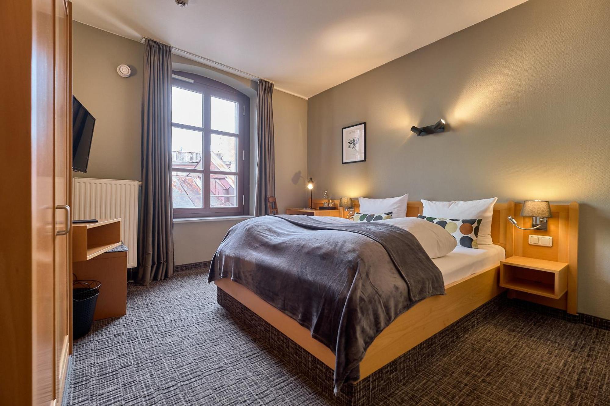 Hotel Roter Hahn Regensburg Ngoại thất bức ảnh