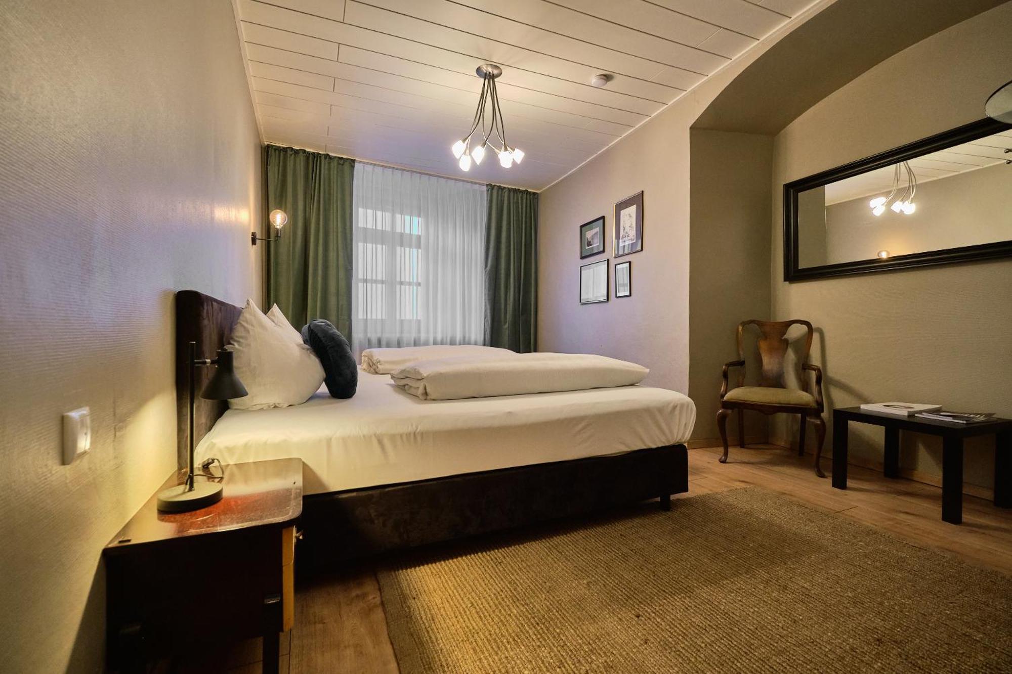 Hotel Roter Hahn Regensburg Ngoại thất bức ảnh