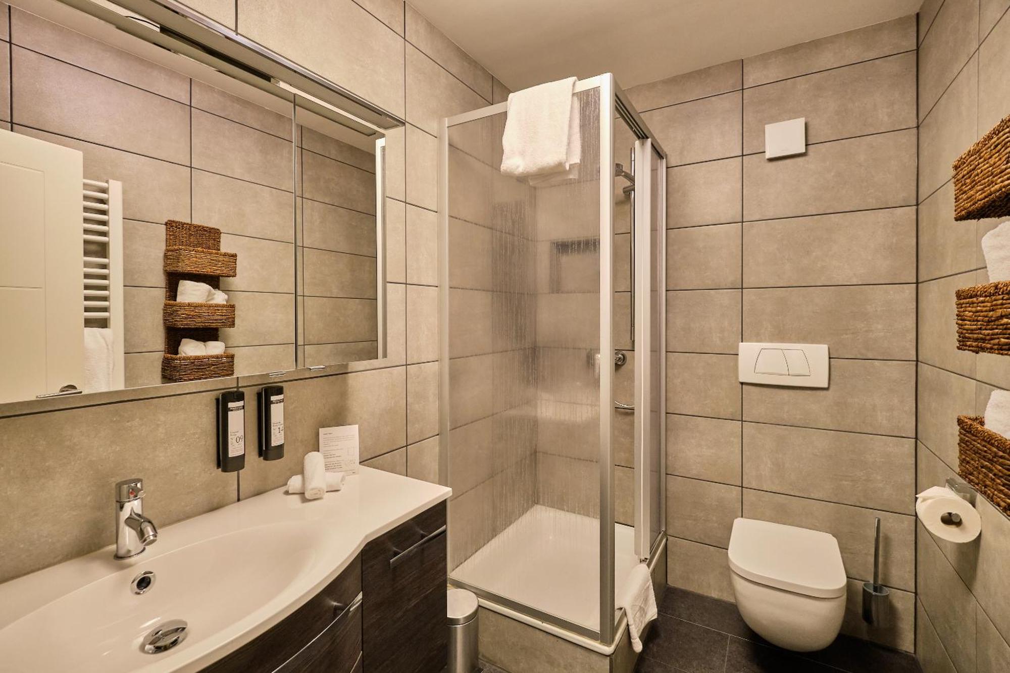 Hotel Roter Hahn Regensburg Ngoại thất bức ảnh