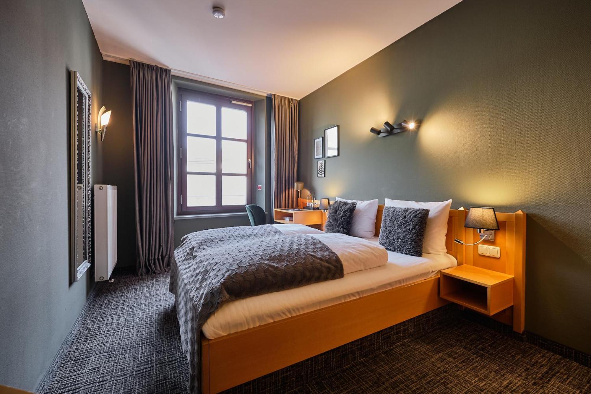 Hotel Roter Hahn Regensburg Ngoại thất bức ảnh