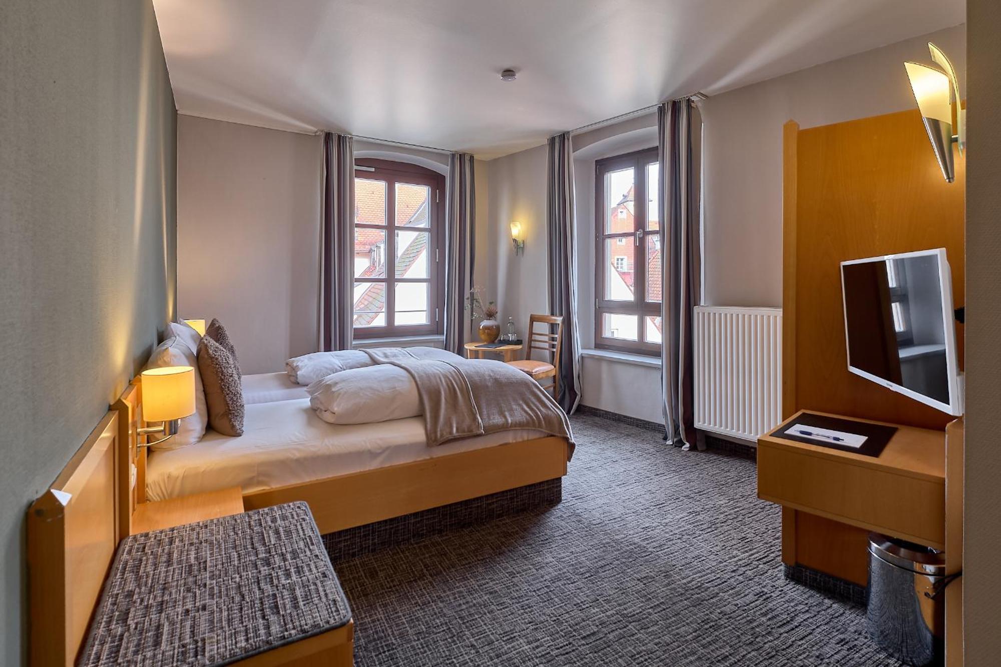 Hotel Roter Hahn Regensburg Ngoại thất bức ảnh