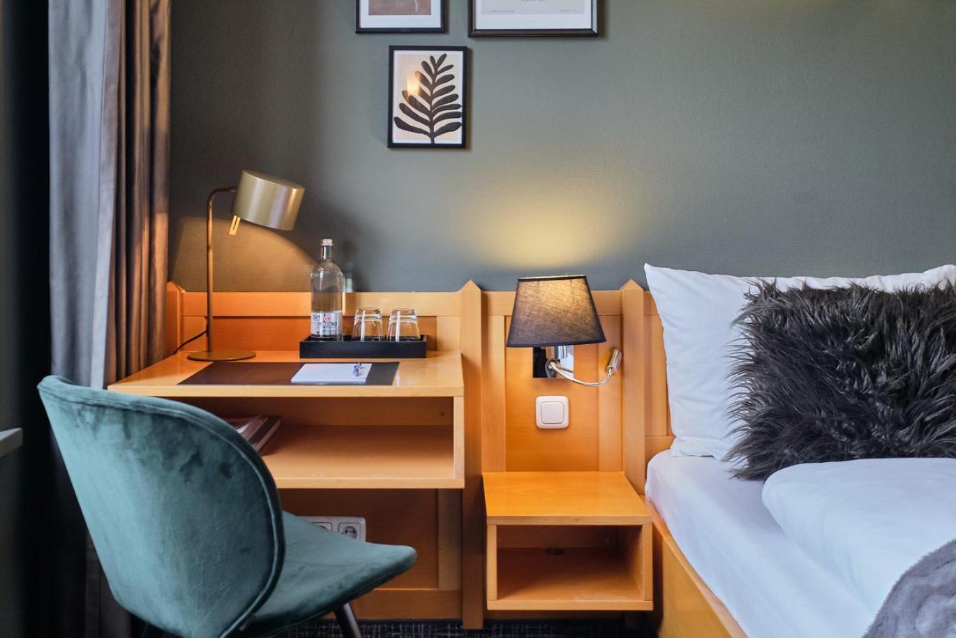 Hotel Roter Hahn Regensburg Ngoại thất bức ảnh
